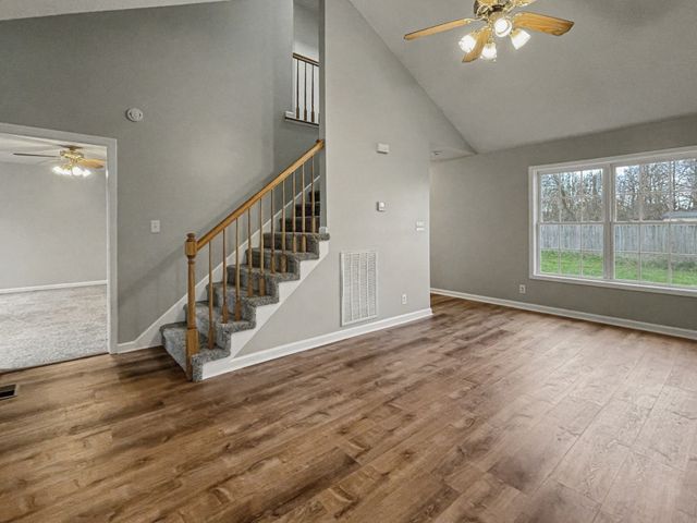 1142 Lamont Ct, Clarksville, TN 37042