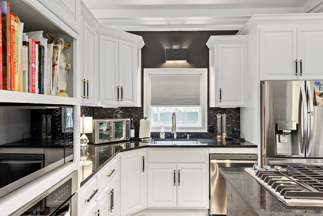 4 Ballestone Court, Dothan, AL 36301