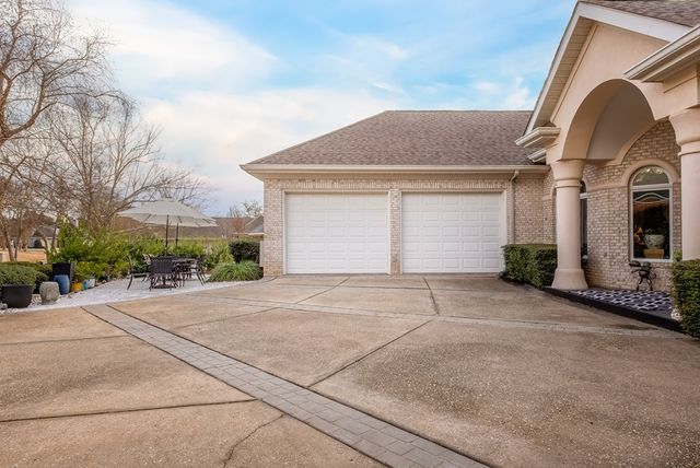 4 Ballestone Court, Dothan, AL 36301