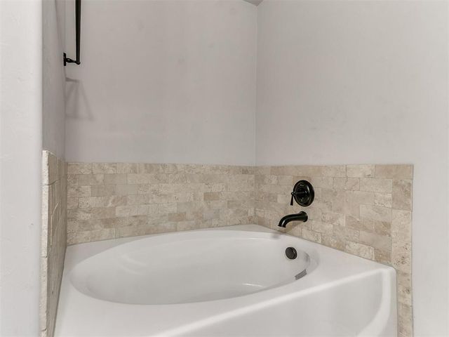 16212 Juliet Drive, Edmond, OK 73013