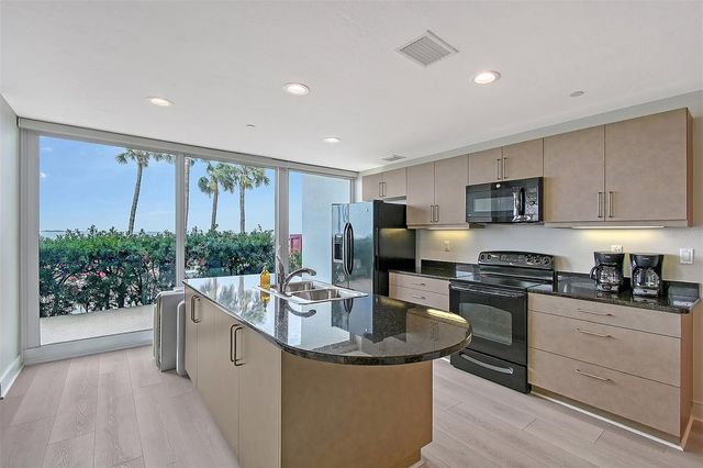 988 BLVD OF THE ARTS 1412, Sarasota, FL 34236