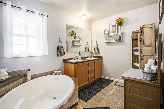 912 W Colon Road, Bronson, MI 49028