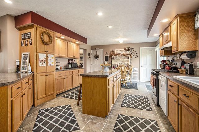 912 W Colon Road, Bronson, MI 49028