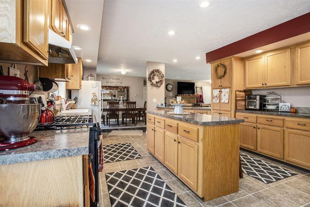 912 W Colon Road, Bronson, MI 49028