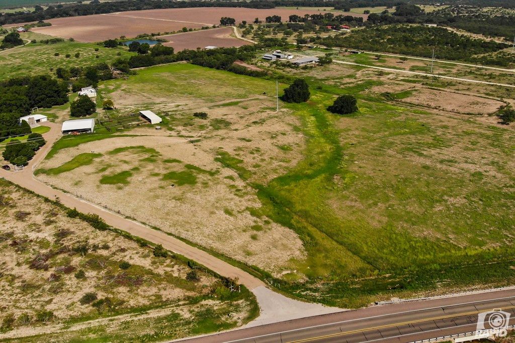 Image 3 of property listing at 16753 S Us Highway 277, Christoval, TX 76935