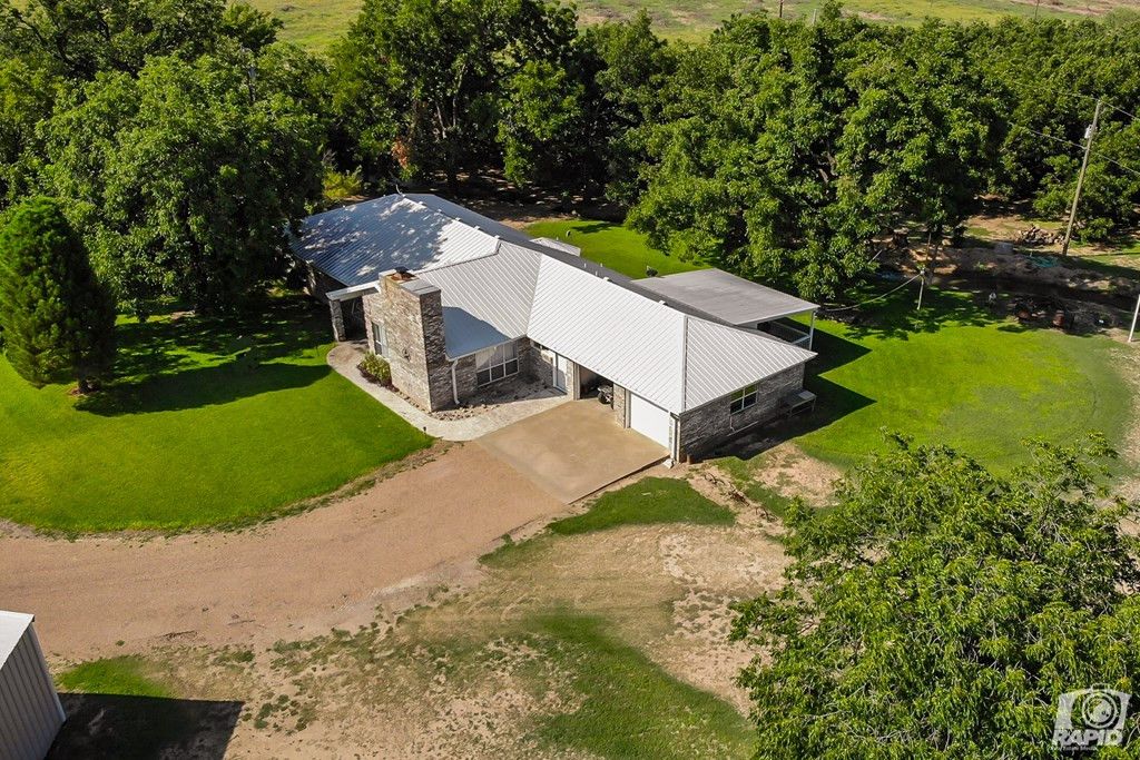 Image 7 of property listing at 16753 S Us Highway 277, Christoval, TX 76935