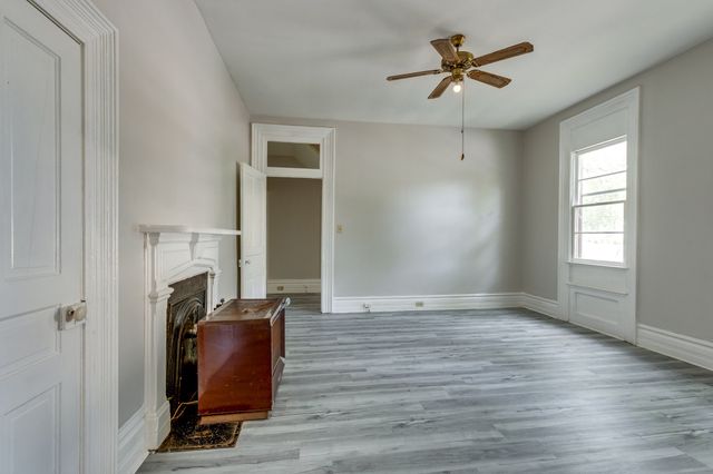 322 W 12th St Apt 1, Columbia, TN 38401