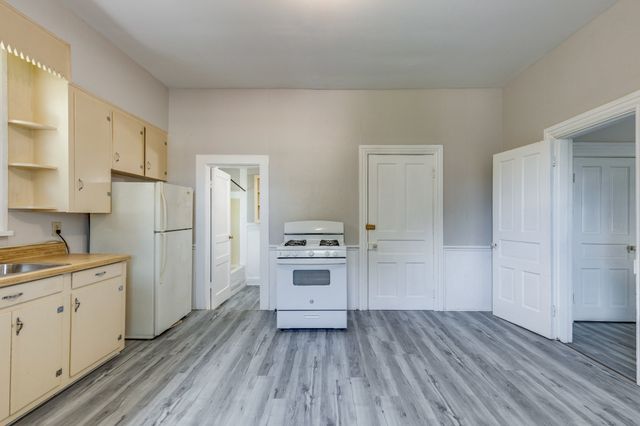 322 W 12th St Apt 1, Columbia, TN 38401