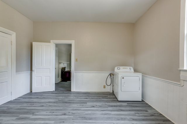 322 W 12th St Apt 1, Columbia, TN 38401