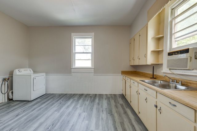 322 W 12th St Apt 1, Columbia, TN 38401