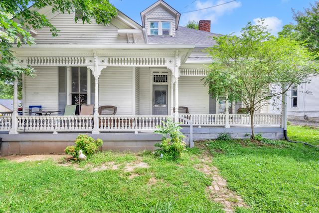 322 W 12th St Apt 1, Columbia, TN 38401
