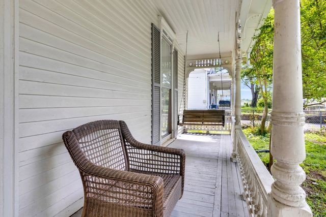 322 W 12th St Apt 1, Columbia, TN 38401