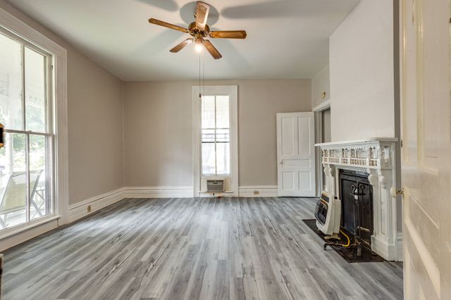 322 W 12th St Apt 1, Columbia, TN 38401