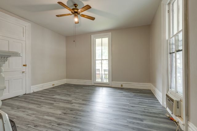 322 W 12th St Apt 1, Columbia, TN 38401