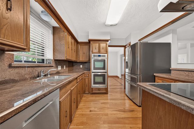 5623 Pinewilde Drive, Houston, TX 77066