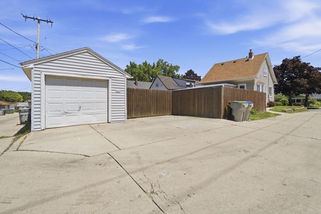 3059 S 40th STREET, Milwaukee, WI 53215
