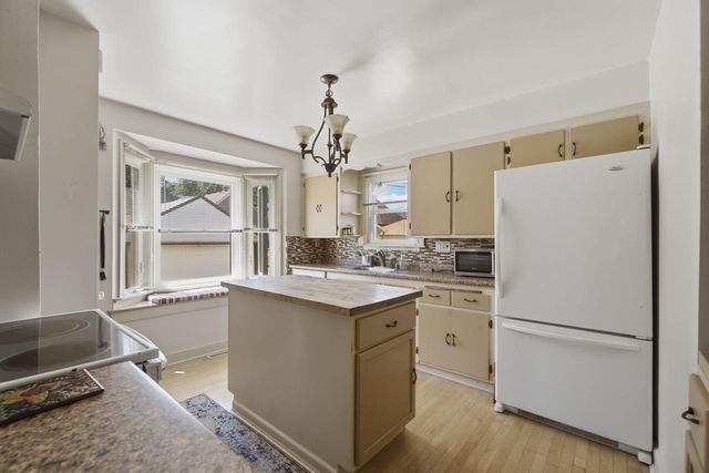3059 S 40th STREET, Milwaukee, WI 53215