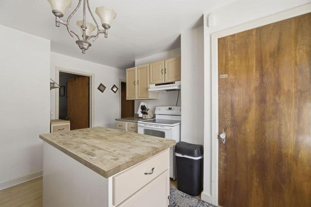 3059 S 40th STREET, Milwaukee, WI 53215