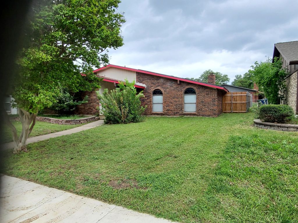 5220 Pruitt Drive, The Colony, TX 75056