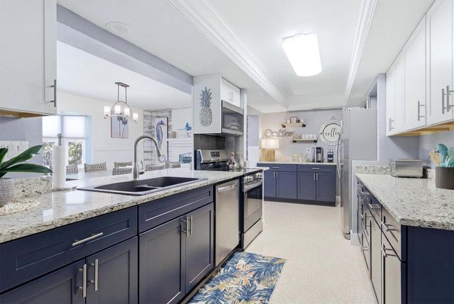 5128 OXFORD DRIVE, Sarasota, FL 34242