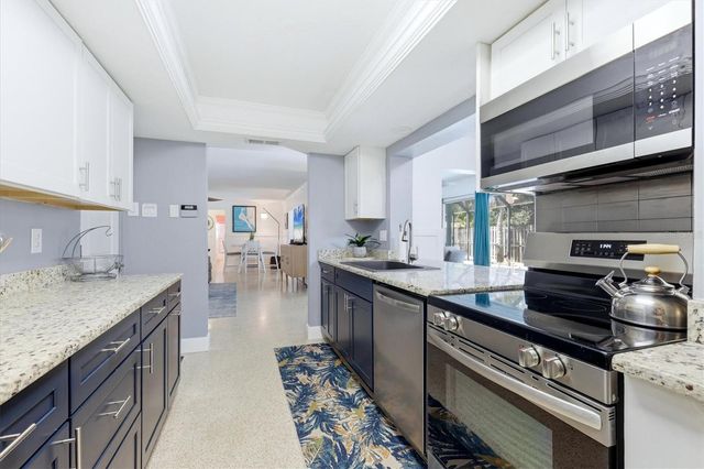 5128 OXFORD DRIVE, Sarasota, FL 34242