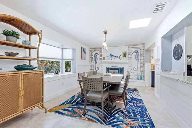 5128 OXFORD DRIVE, Sarasota, FL 34242