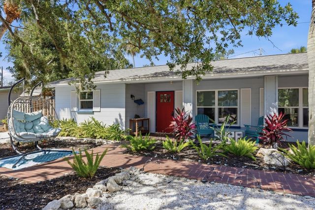 5128 OXFORD DRIVE, Sarasota, FL 34242