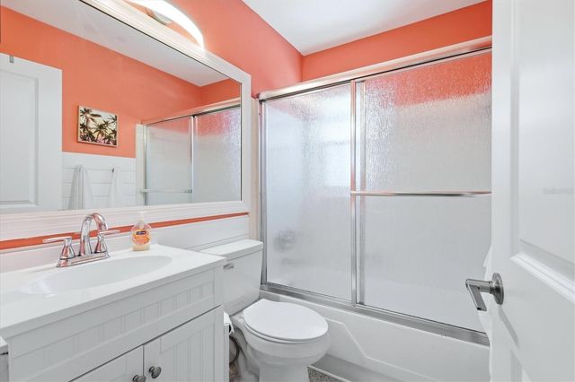 5128 OXFORD DRIVE, Sarasota, FL 34242
