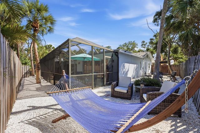 5128 OXFORD DRIVE, Sarasota, FL 34242
