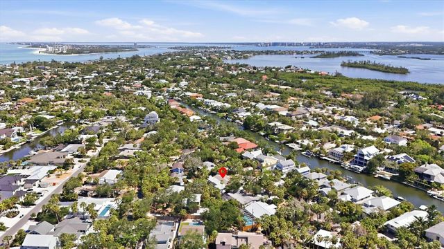 5128 OXFORD DRIVE, Sarasota, FL 34242