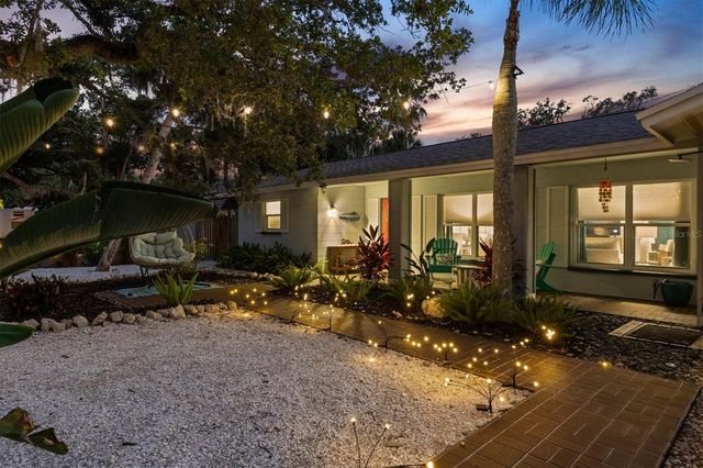 5128 OXFORD DRIVE, Sarasota, FL 34242