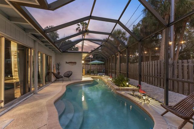 5128 OXFORD DRIVE, Sarasota, FL 34242