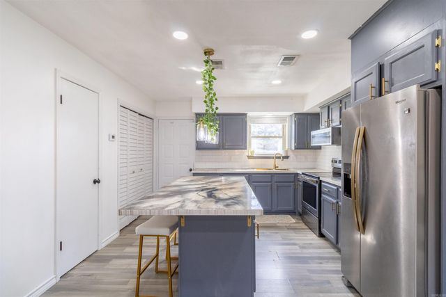 1306 N Nashville Ave, Russellville, AR 72801