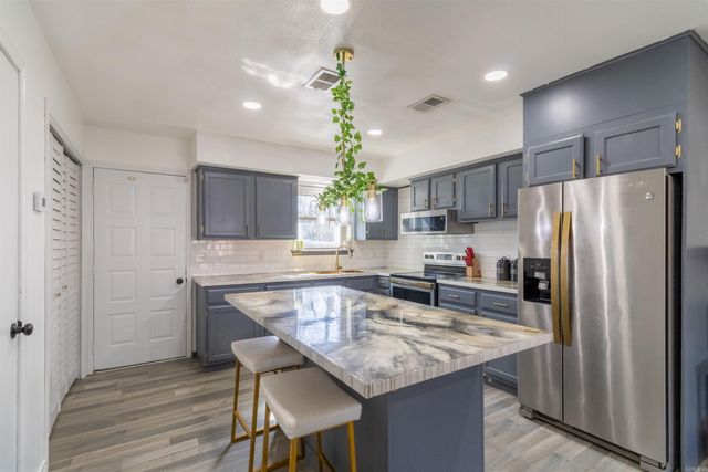 1306 N Nashville Ave, Russellville, AR 72801