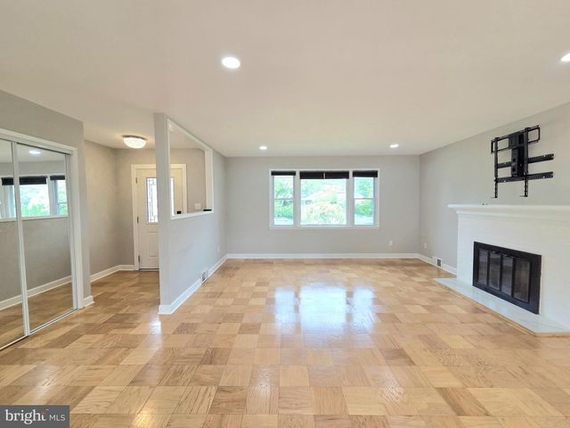 5311 MONTGOMERY ST, Springfield, VA 22151