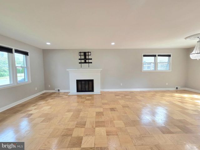 5311 MONTGOMERY ST, Springfield, VA 22151