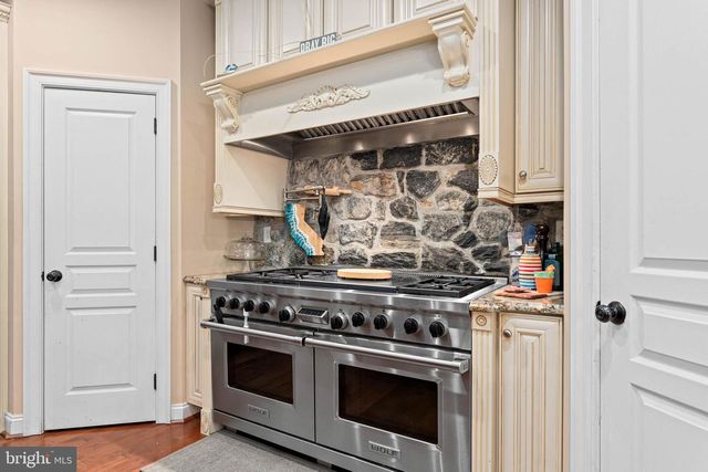331 ABBEY RD, Berwyn, PA 19312