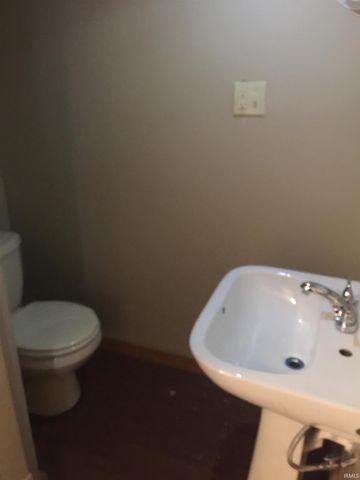 1149 E Indiana Avenue, South Bend, IN 46613