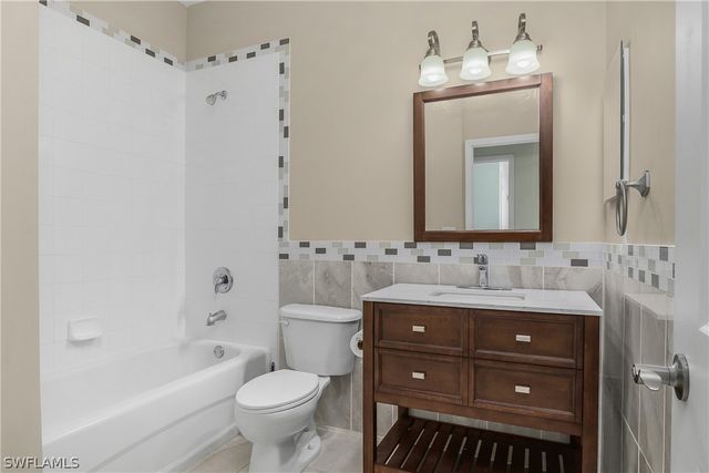 2263 Carnaby CT, Lehigh Acres, FL 33973