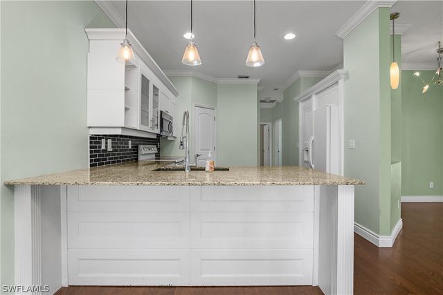 2263 Carnaby CT, Lehigh Acres, FL 33973