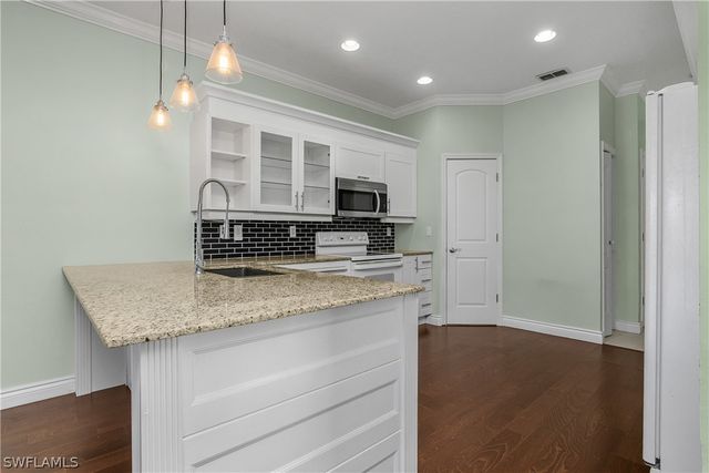 2263 Carnaby CT, Lehigh Acres, FL 33973