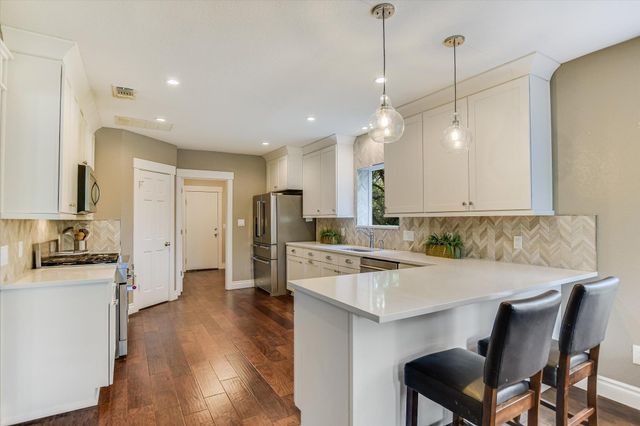 5400 RAIN CREEK PKWY, Austin, TX 78759