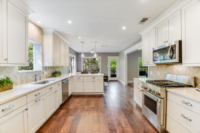 5400 RAIN CREEK PKWY, Austin, TX 78759