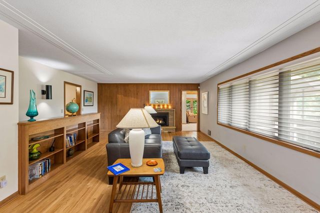 15509 Holdridge Road E, Wayzata, MN 55391
