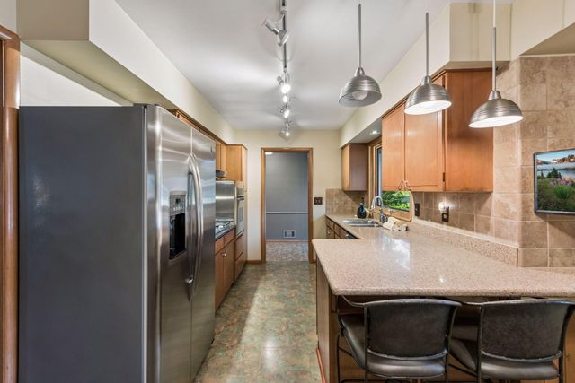 15509 Holdridge Road E, Wayzata, MN 55391