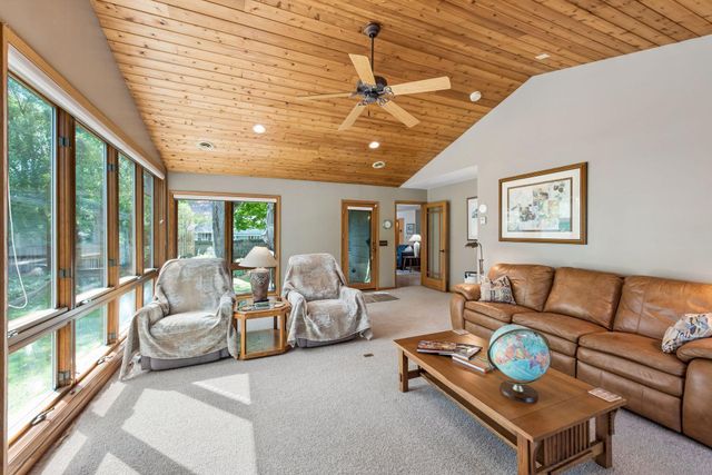 15509 Holdridge Road E, Wayzata, MN 55391