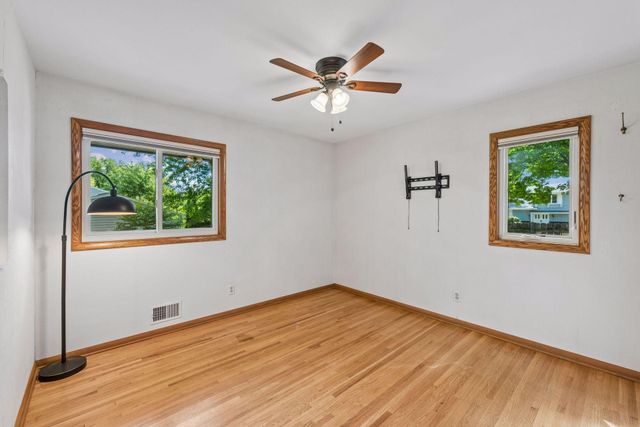 15509 Holdridge Road E, Wayzata, MN 55391