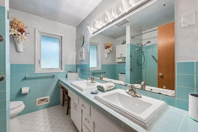 15509 Holdridge Road E, Wayzata, MN 55391