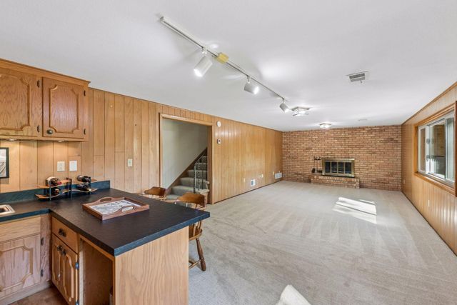 15509 Holdridge Road E, Wayzata, MN 55391