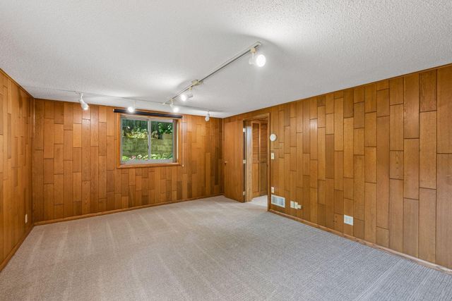 15509 Holdridge Road E, Wayzata, MN 55391